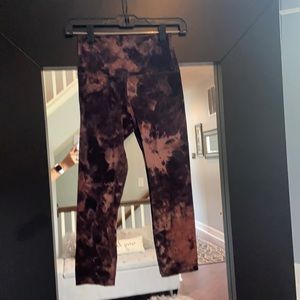 Lululemon size 4 Aligns. Crops.